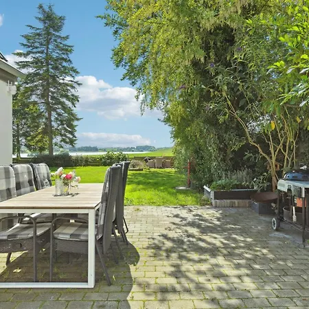 2 Bedroom Stunning In Holiday home