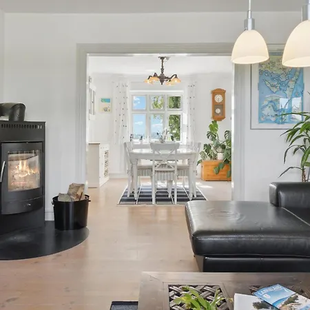 Holiday home 2 Bedroom Stunning In Humble